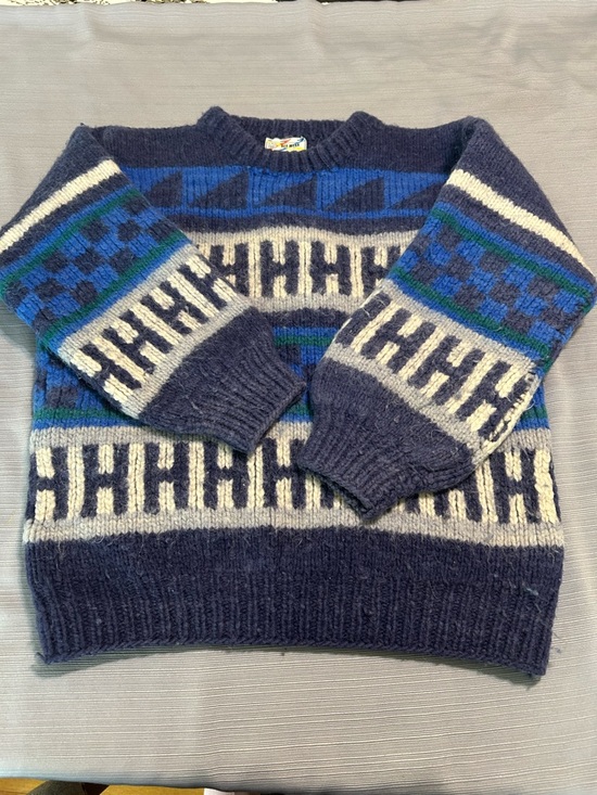 Rey Wear Sweaters - Women's Navy & Cream Geometric Crewneck Sweater